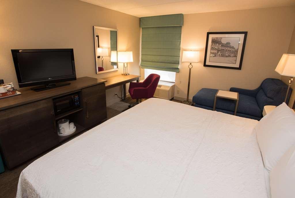 Hampton Inn Wooster Room photo